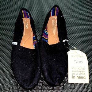 NWT Tom’s Shoes